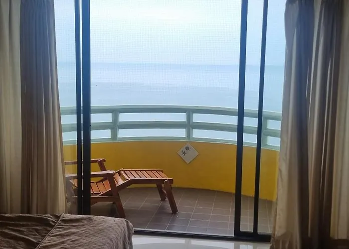 Apartment With Wonderful View, Mae Ramphueng Beach, Rayong