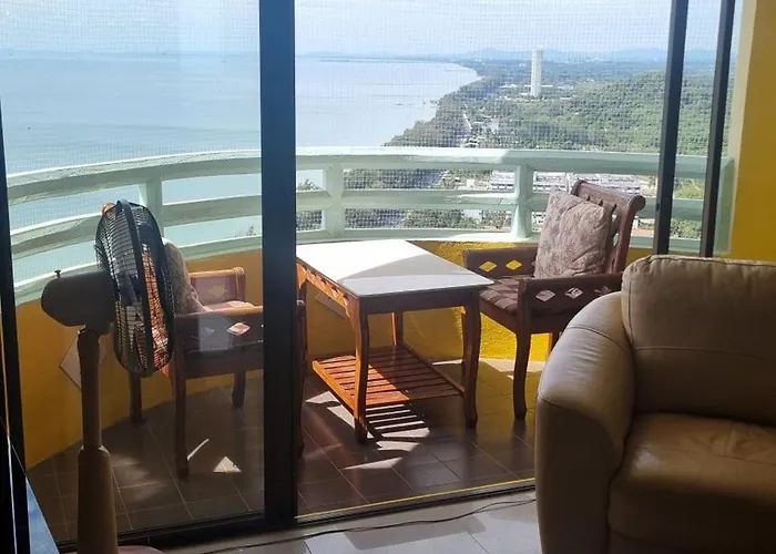 Apartment With Wonderful View, Mae Ramphueng Beach, Rayong
