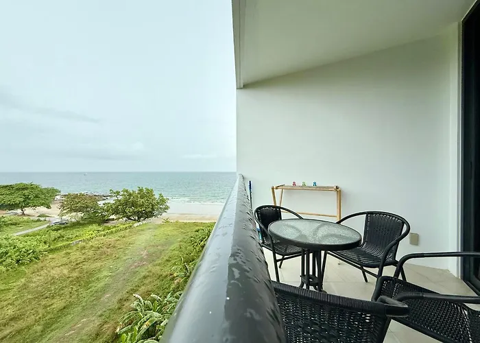 Escape Condominiums Beachfront Suites - Mae Phim