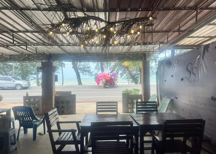 Sammy Seaview Mae Ramphueng Beach Front Homestay Apartment แซมมี่ ซีวิว ที่พักวิวทะเลหน้าหาดแม่รำพึง